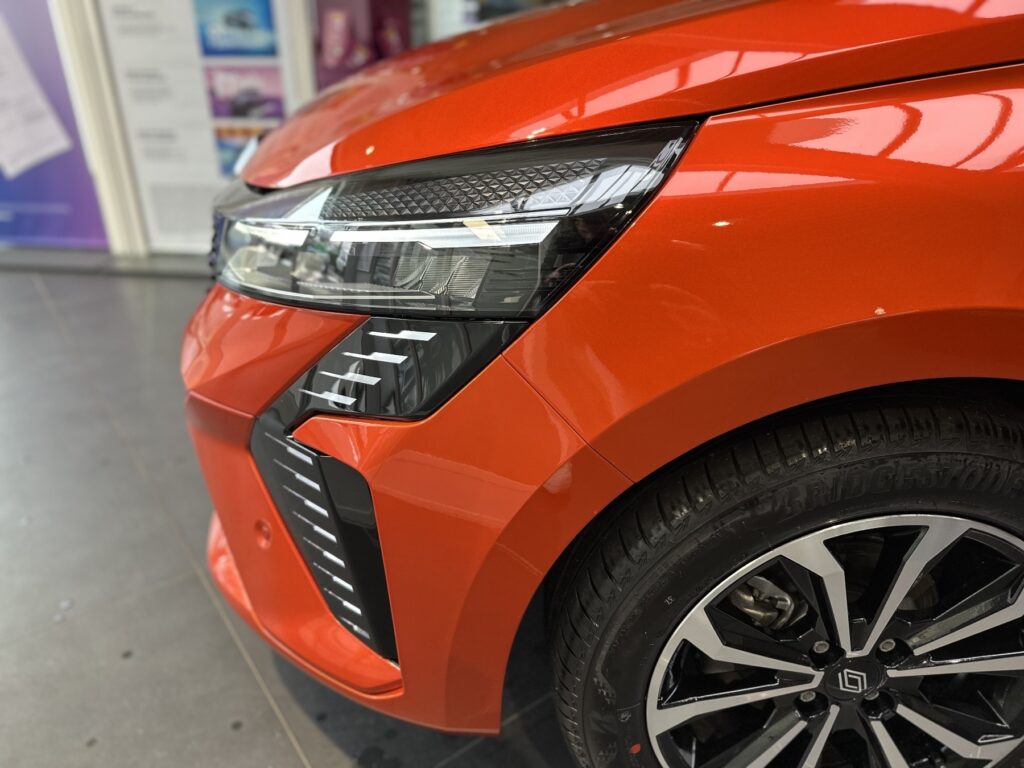 Renault Clio Exposé-Bild 4