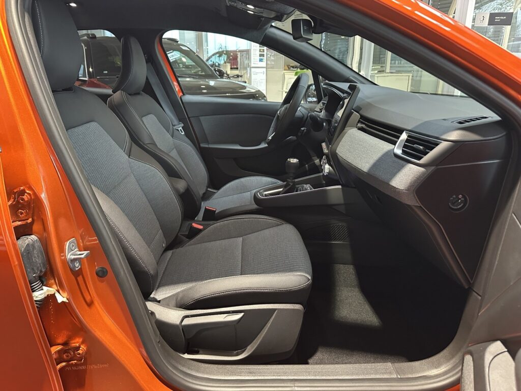 Renault Clio Exposé-Bild 10