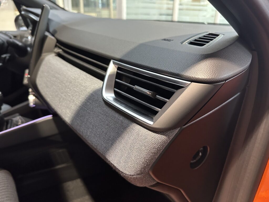 Renault Clio Exposé-Bild 11