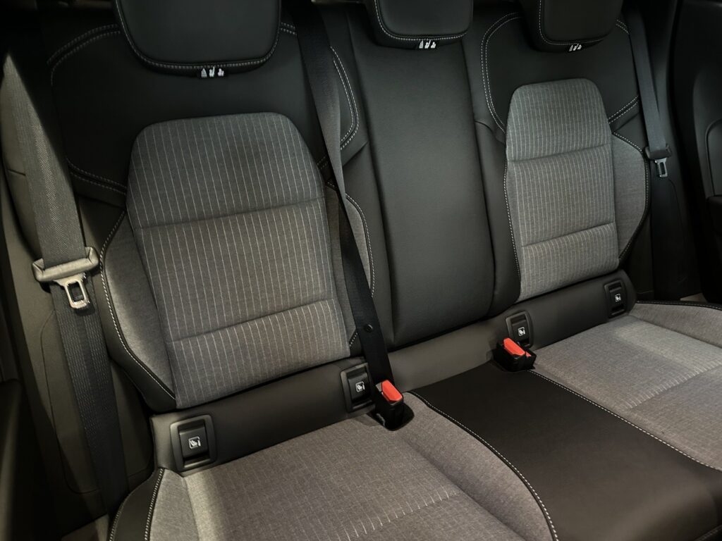 Renault Clio Exposé-Bild 14