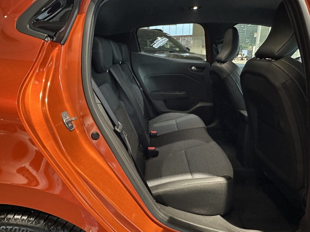 Renault Clio Exposé-Bild 15