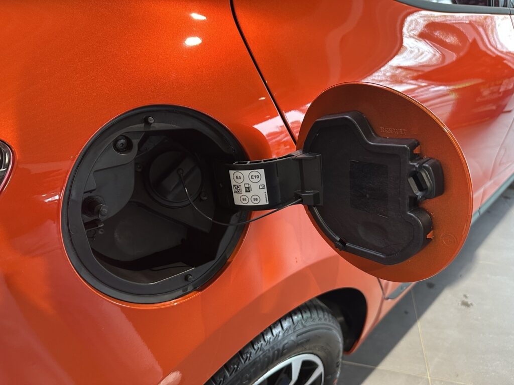 Renault Clio Exposé-Bild 18