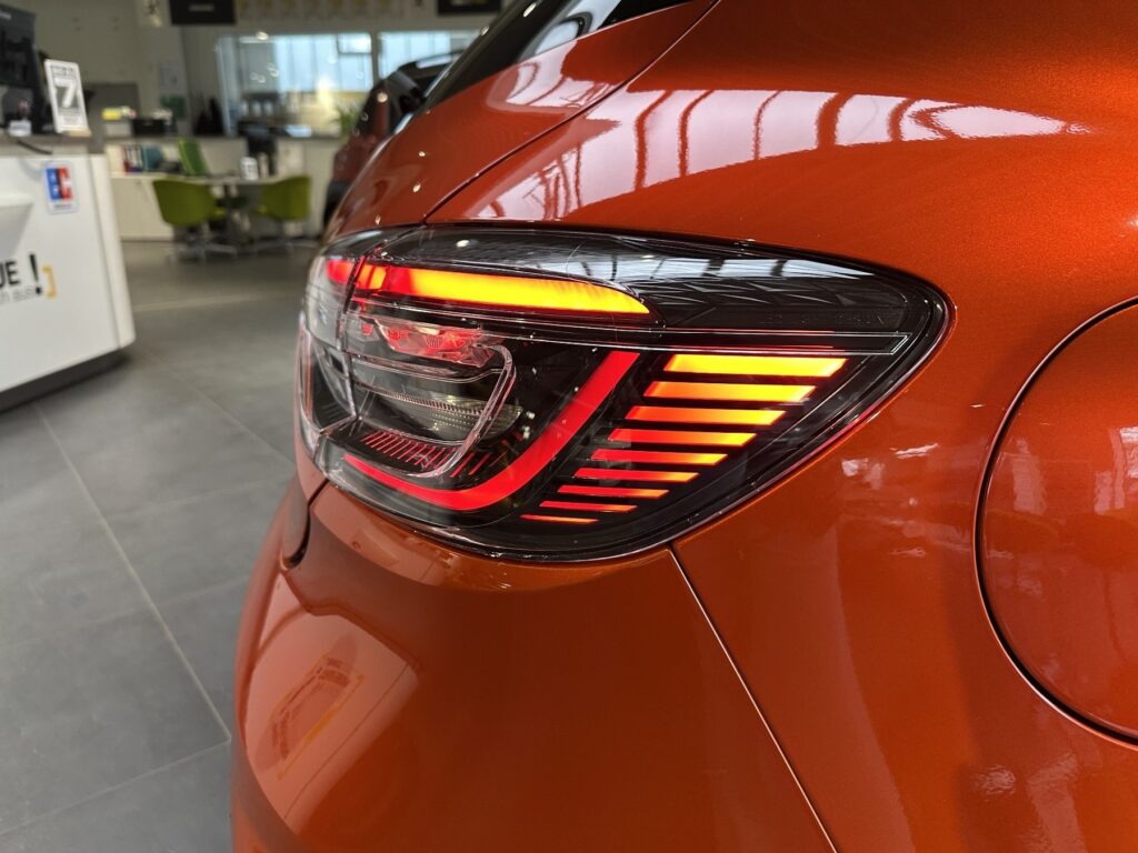 Renault Clio Exposé-Bild 19