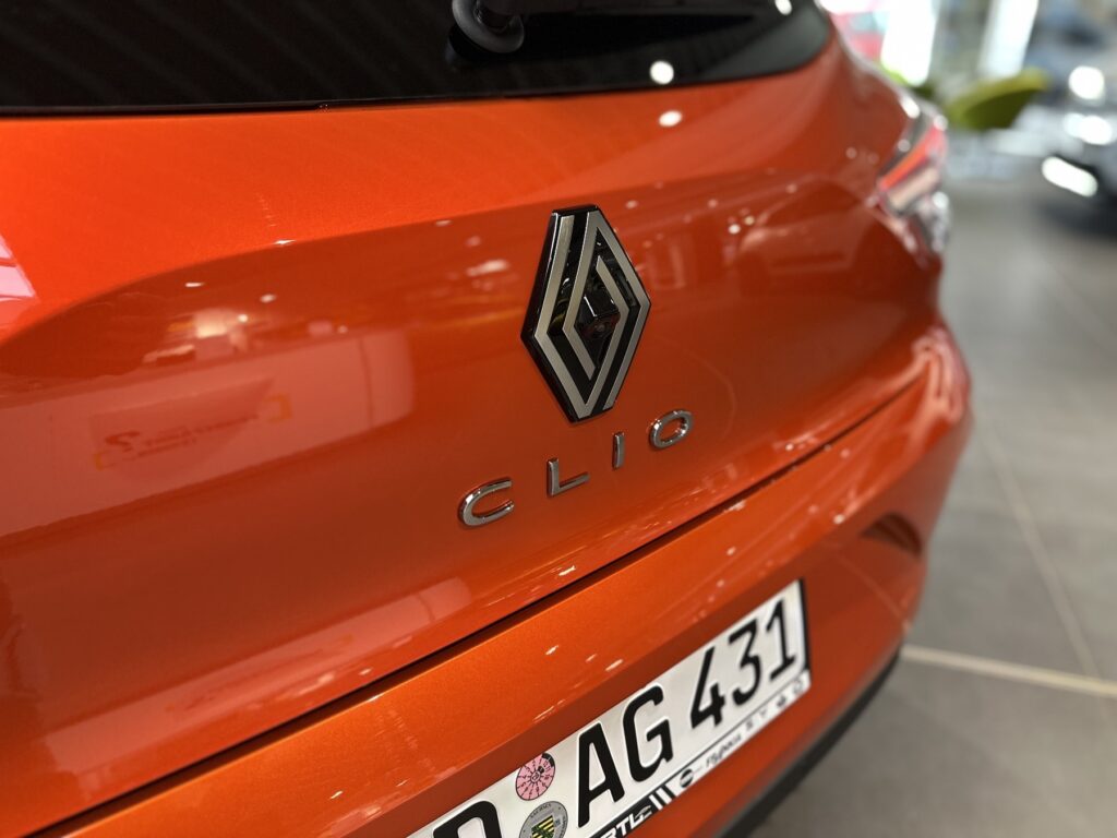 Renault Clio Exposé-Bild 23