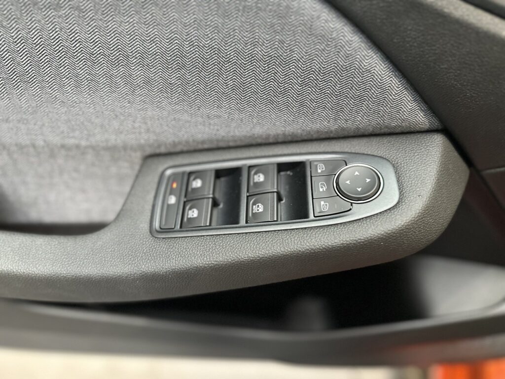 Renault Clio Exposé-Bild 31