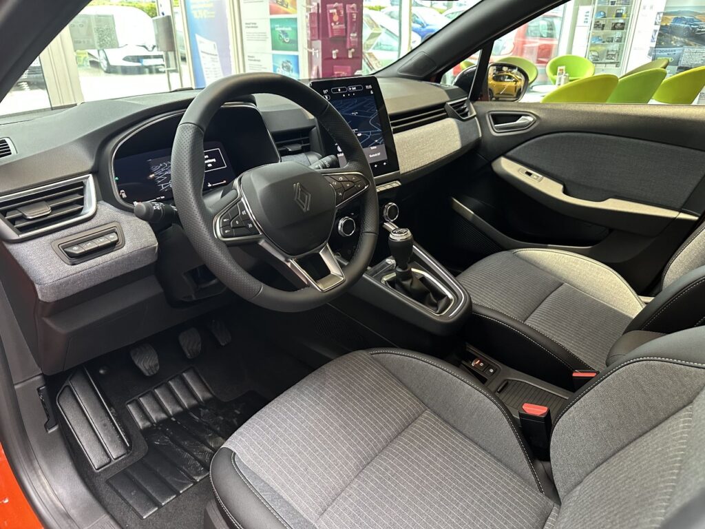 Renault Clio Exposé-Bild 34