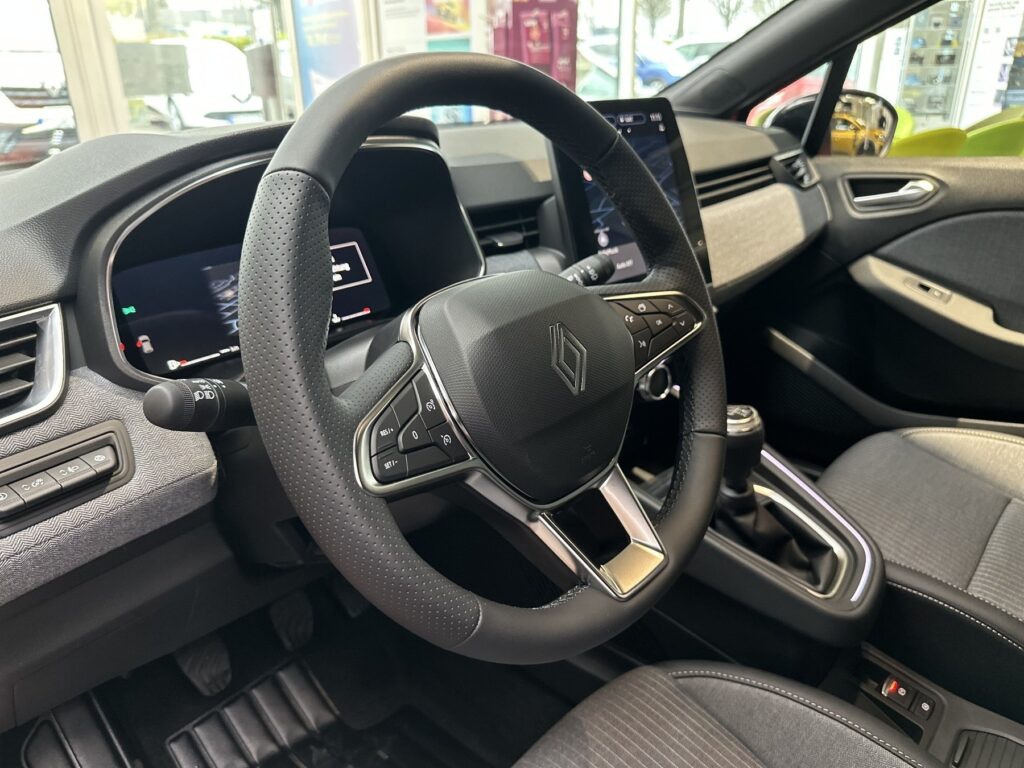 Renault Clio Exposé-Bild 35