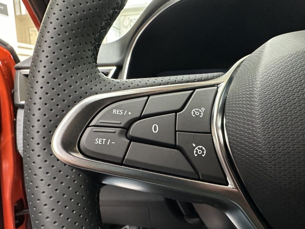 Renault Clio Exposé-Bild 37