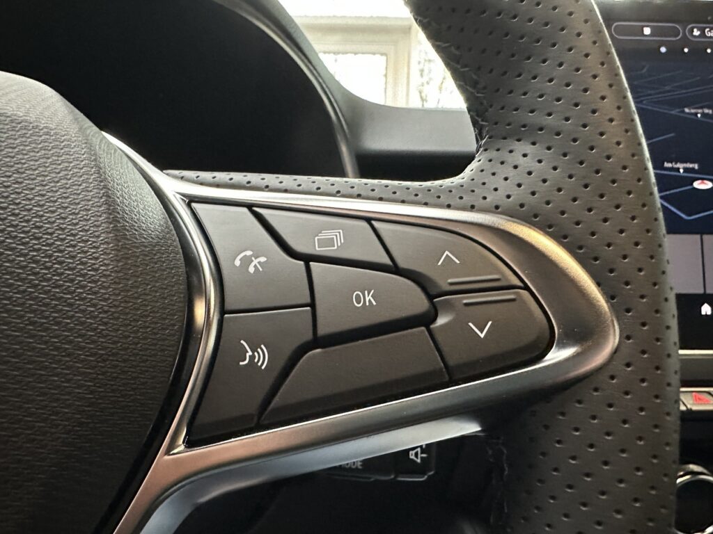 Renault Clio Exposé-Bild 38