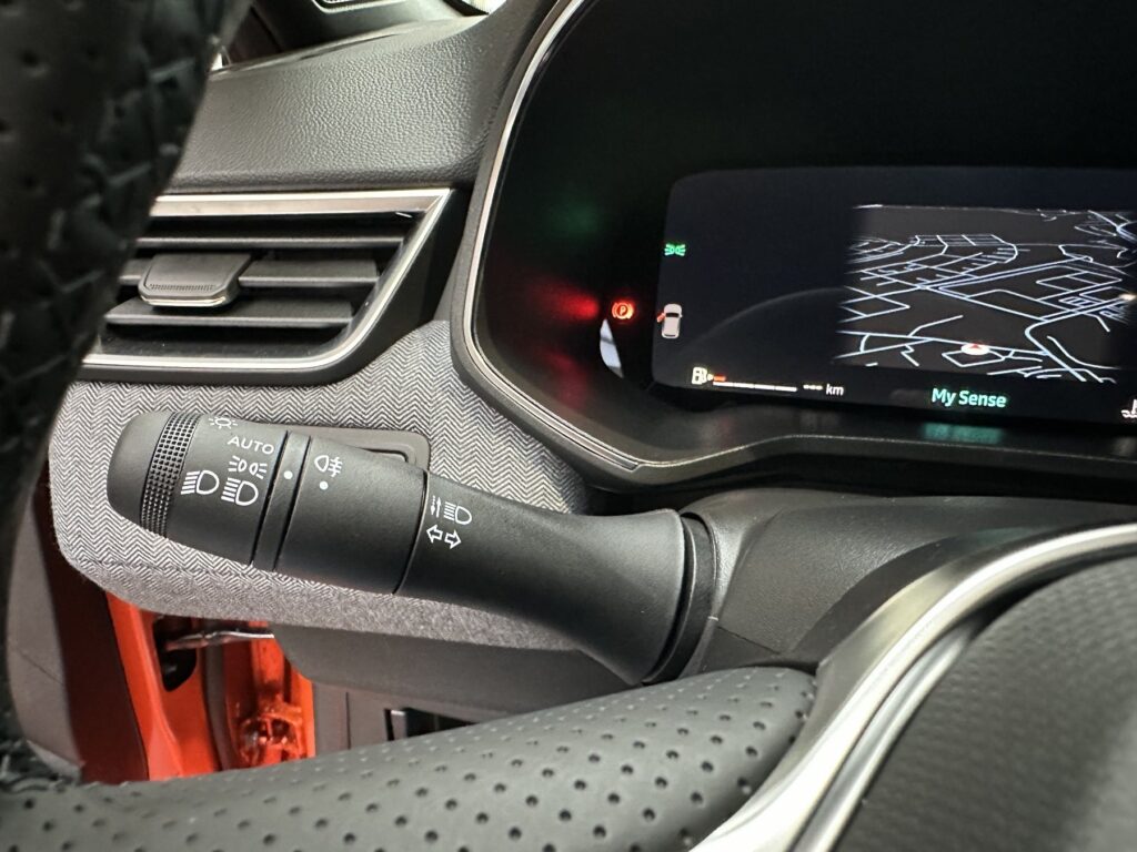 Renault Clio Exposé-Bild 39