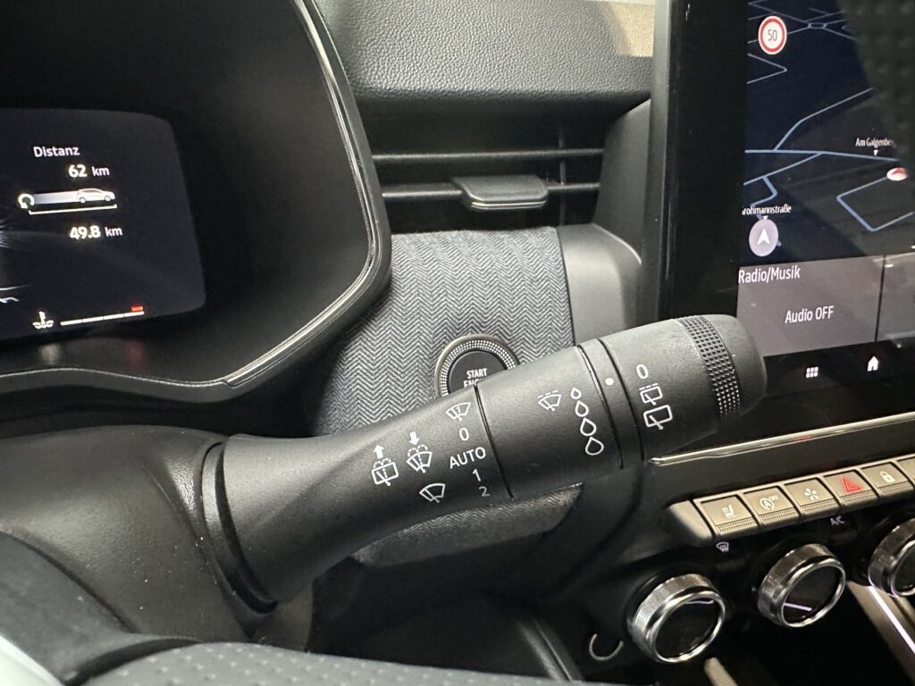 Renault Clio Exposé-Bild 40