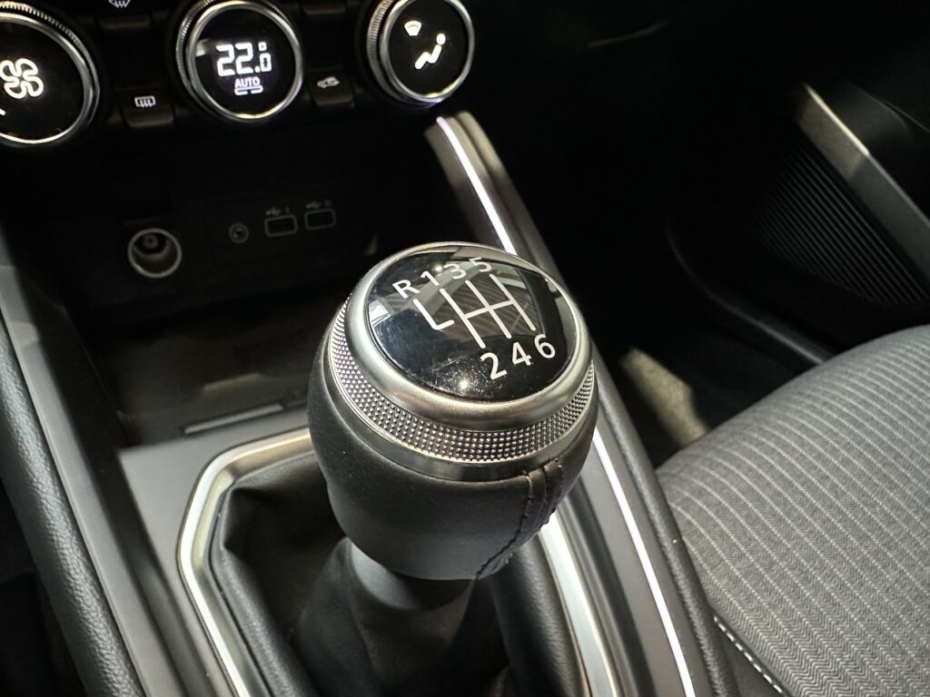 Renault Clio Exposé-Bild 47