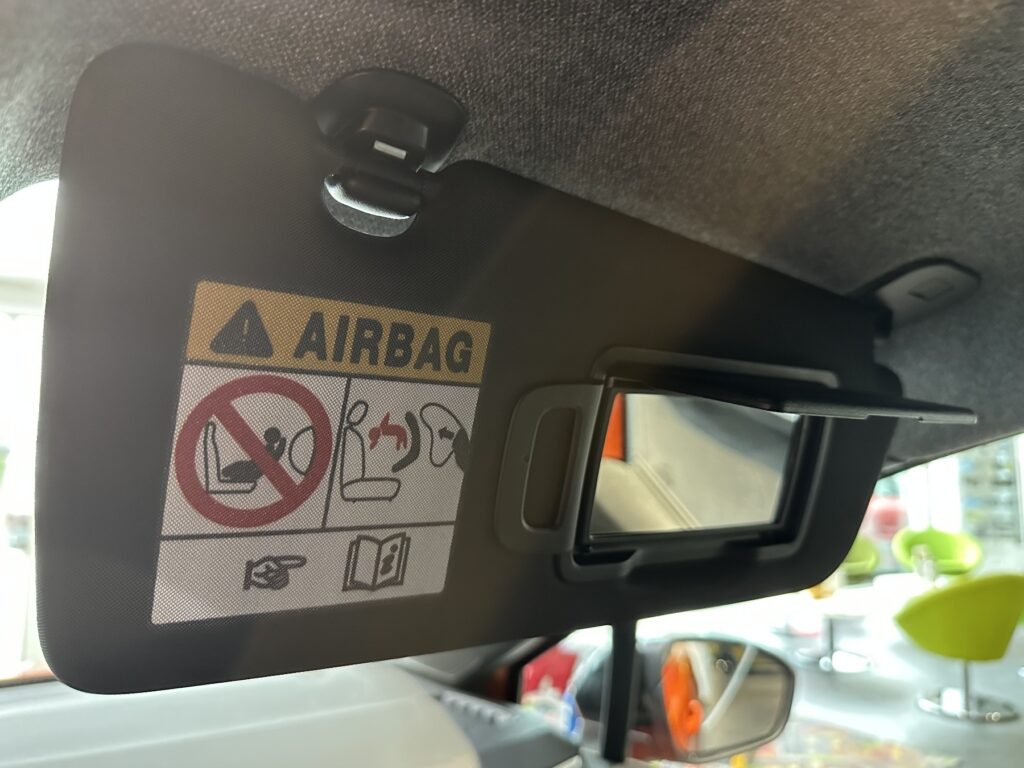 Renault Clio Exposé-Bild 50