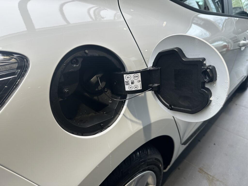 Renault Clio Exposé-Bild 16