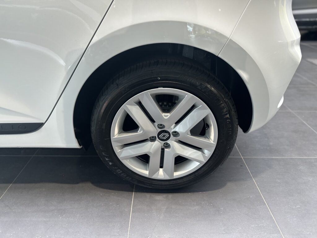 Renault Clio Exposé-Bild 25