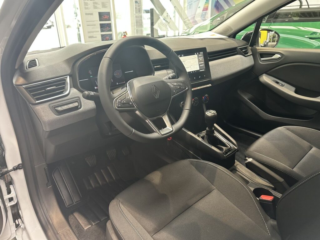 Renault Clio Exposé-Bild 30