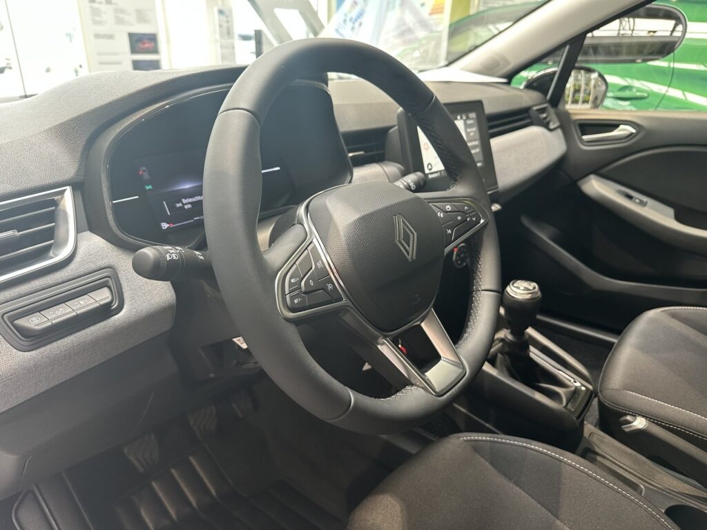 Renault Clio Exposé-Bild 31