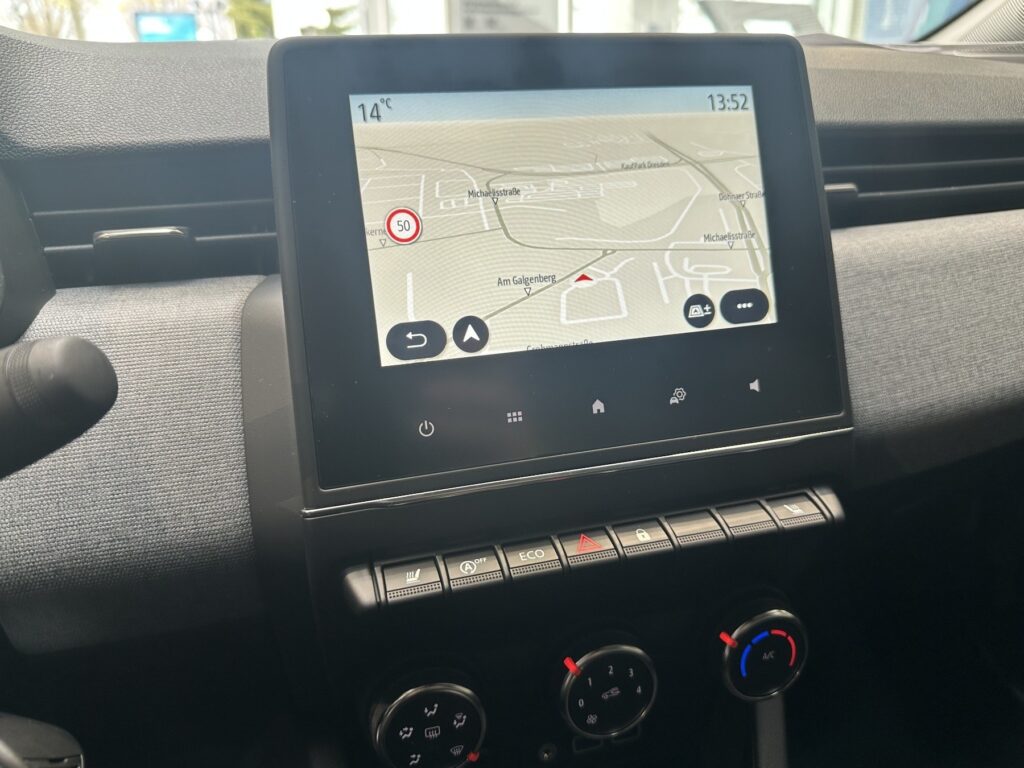 Renault Clio Exposé-Bild 39