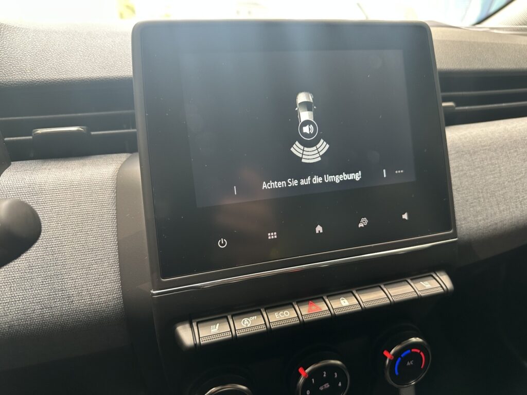 Renault Clio Exposé-Bild 43