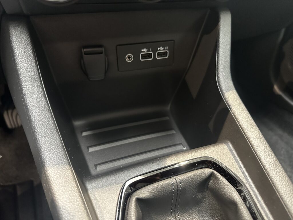 Renault Clio Exposé-Bild 45