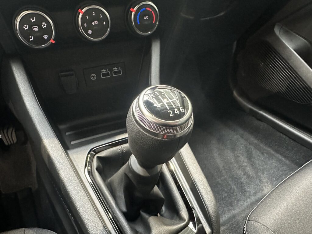 Renault Clio Exposé-Bild 46