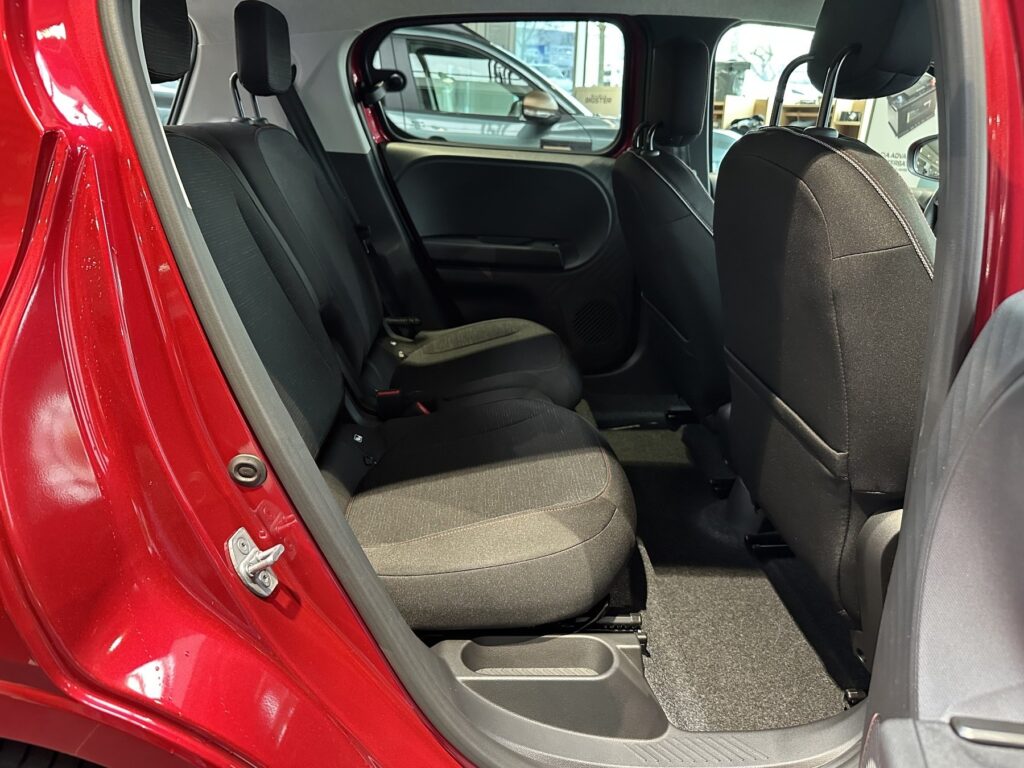 Renault Twingo Exposé-Bild 16