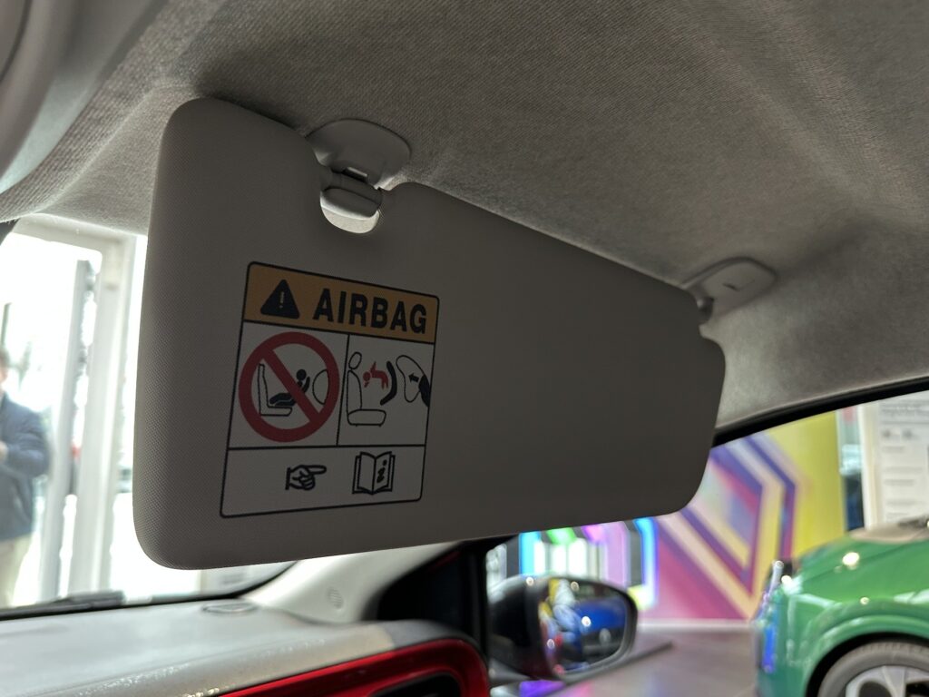 Renault Twingo Exposé-Bild 47