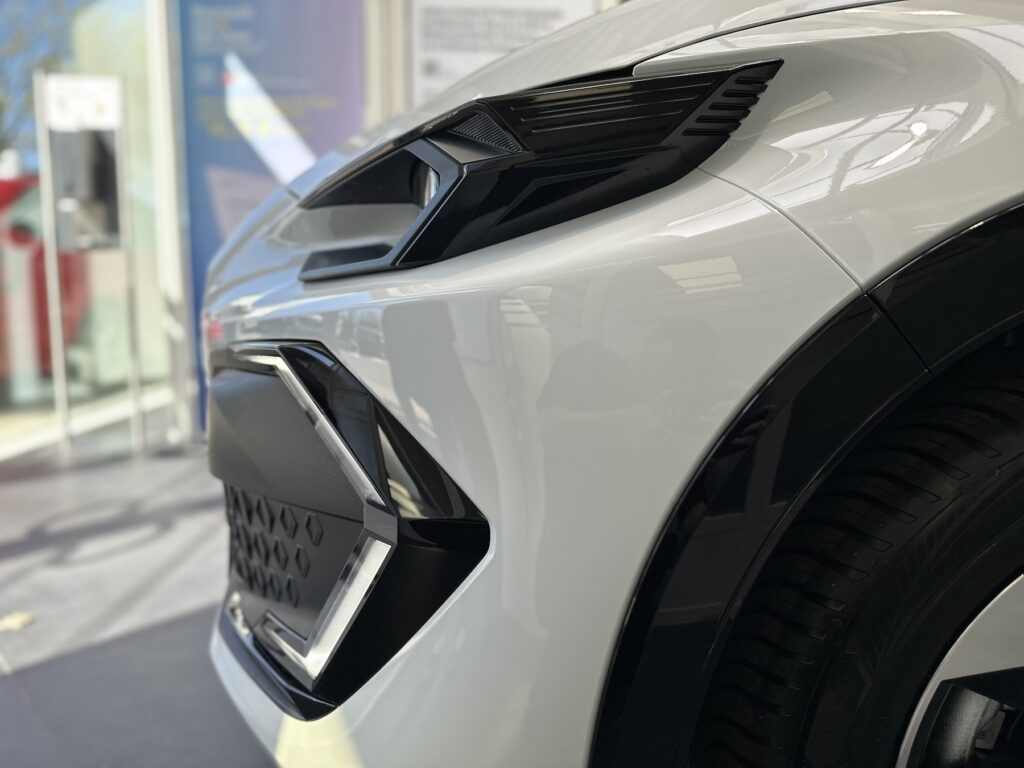 Renault Clio Exposé-Bild 4