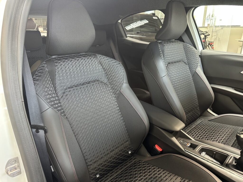 Renault Clio Exposé-Bild 9