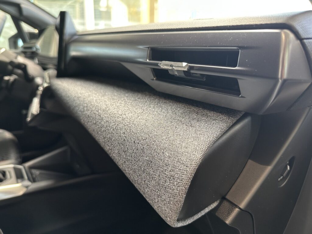 Renault Clio Exposé-Bild 10