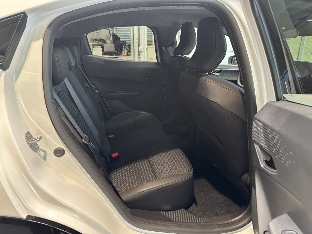 Renault Clio Exposé-Bild 11