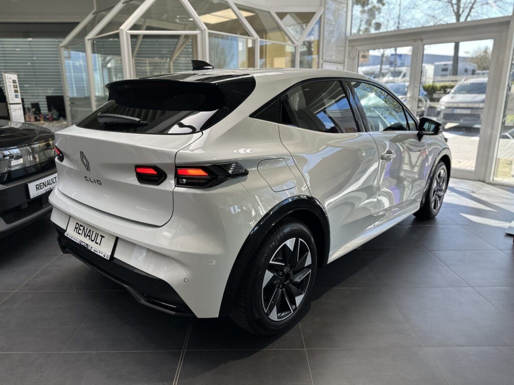 Renault Clio Exposé-Bild 14