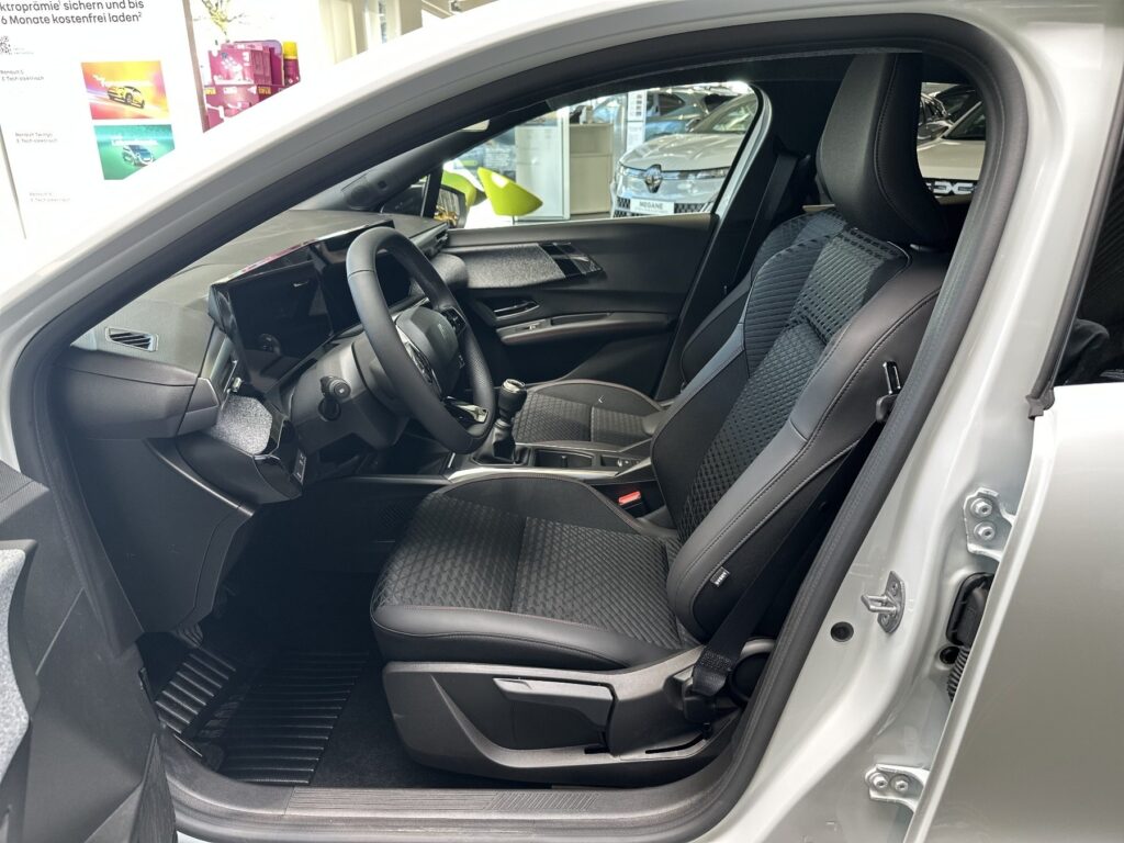 Renault Clio Exposé-Bild 25