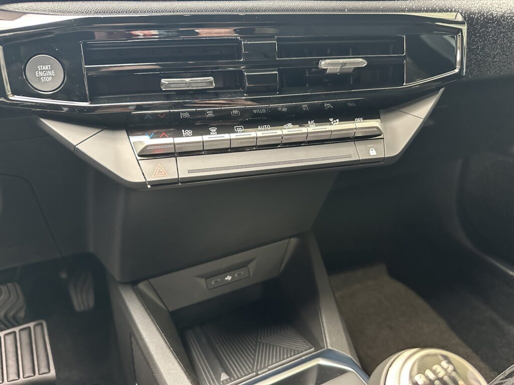 Renault Clio Exposé-Bild 36