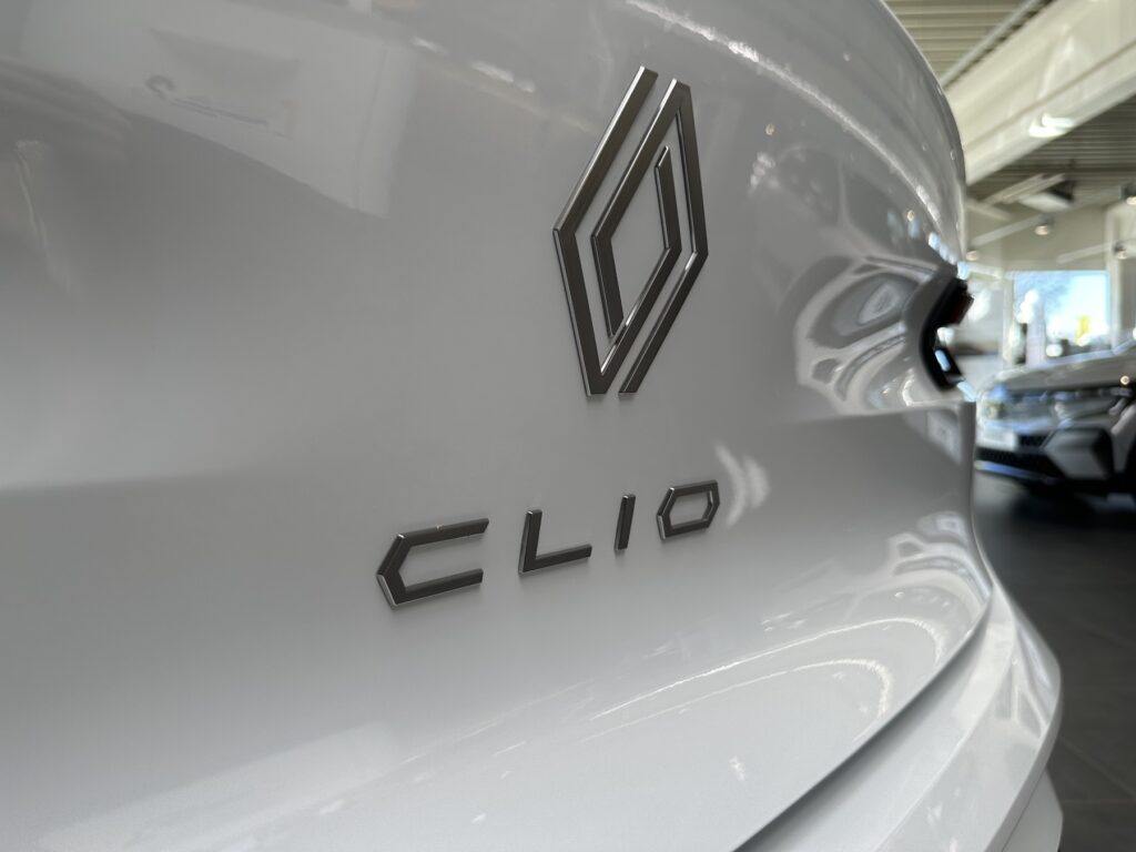 Renault Clio Exposé-Bild 45
