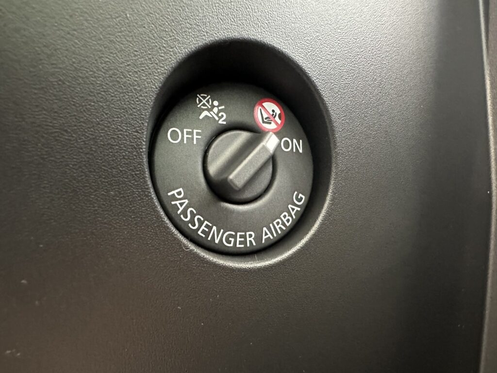 Renault Clio Exposé-Bild 48