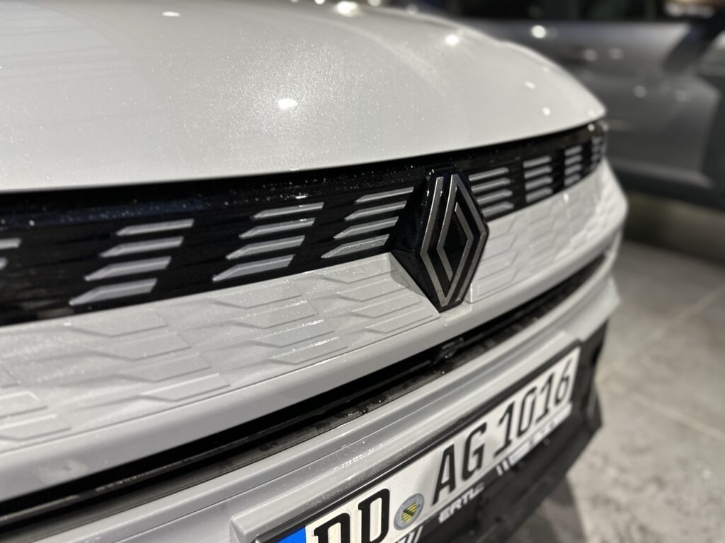 Renault Symbioz Exposé-Bild 6