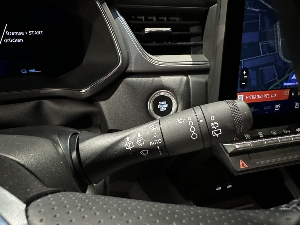 Renault Symbioz Exposé-Bild 36