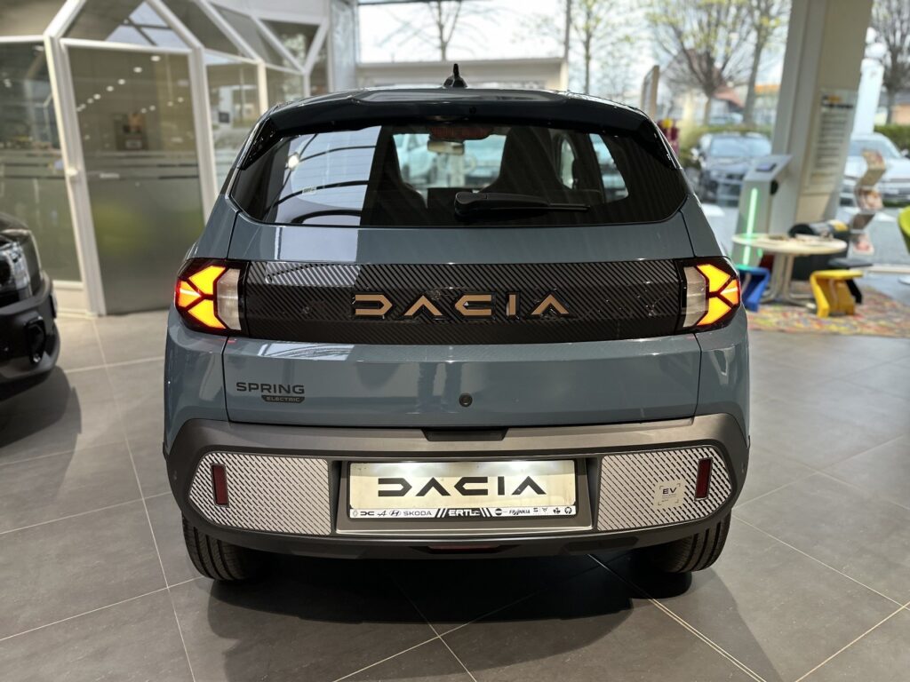 Dacia Spring Exposé-Bild 24
