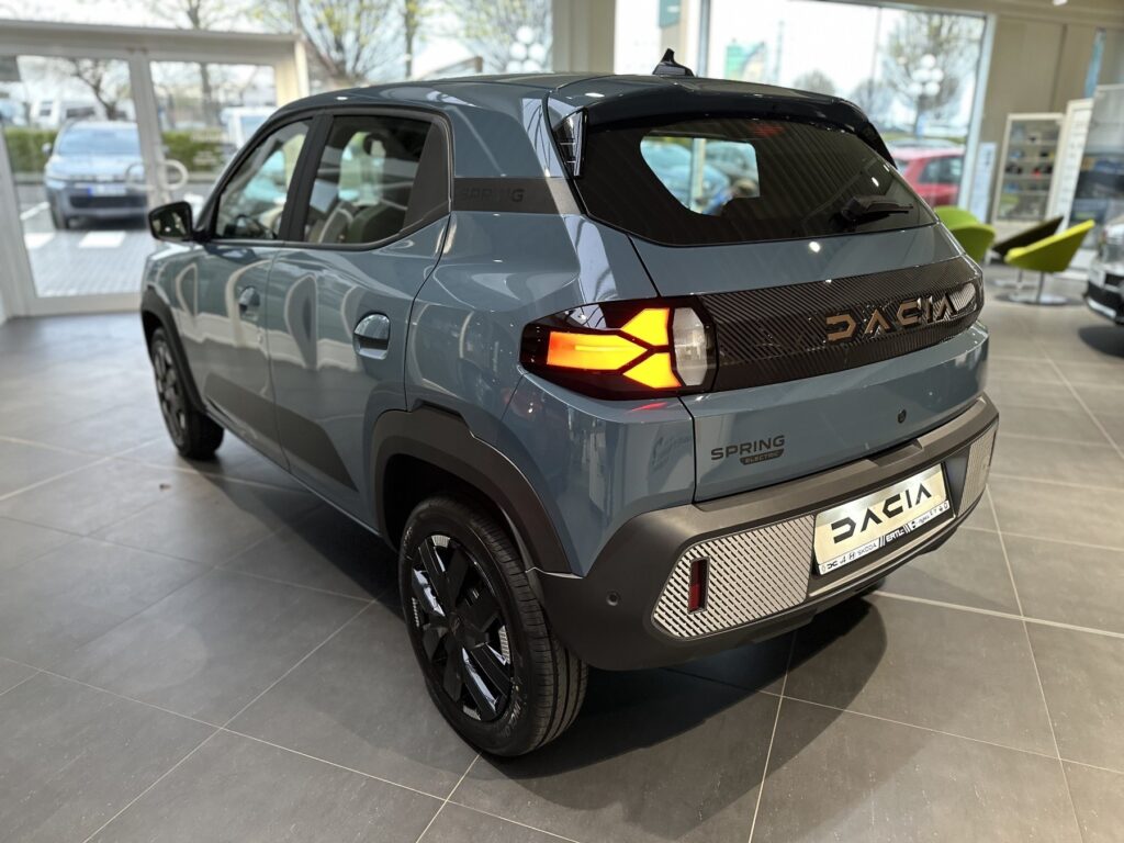 Dacia Spring Exposé-Bild 25