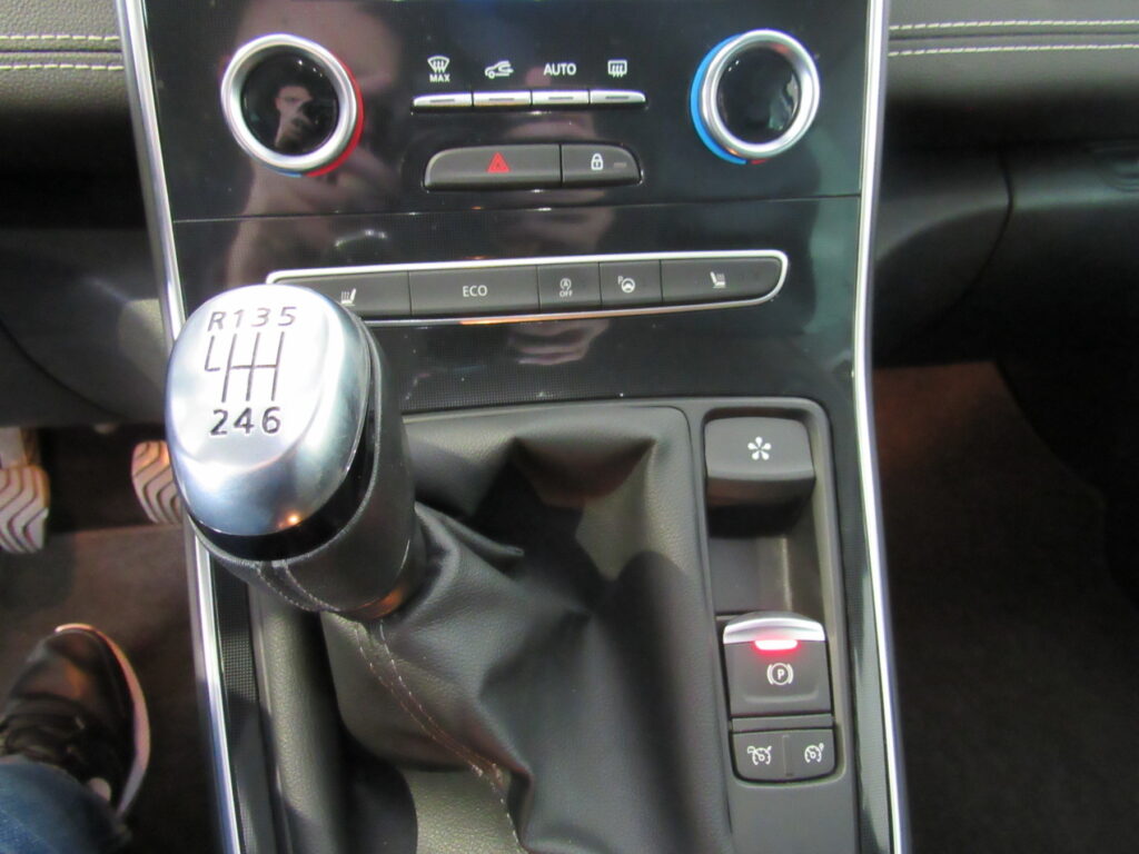 Renault Grand Scenic Exposé-Bild 12