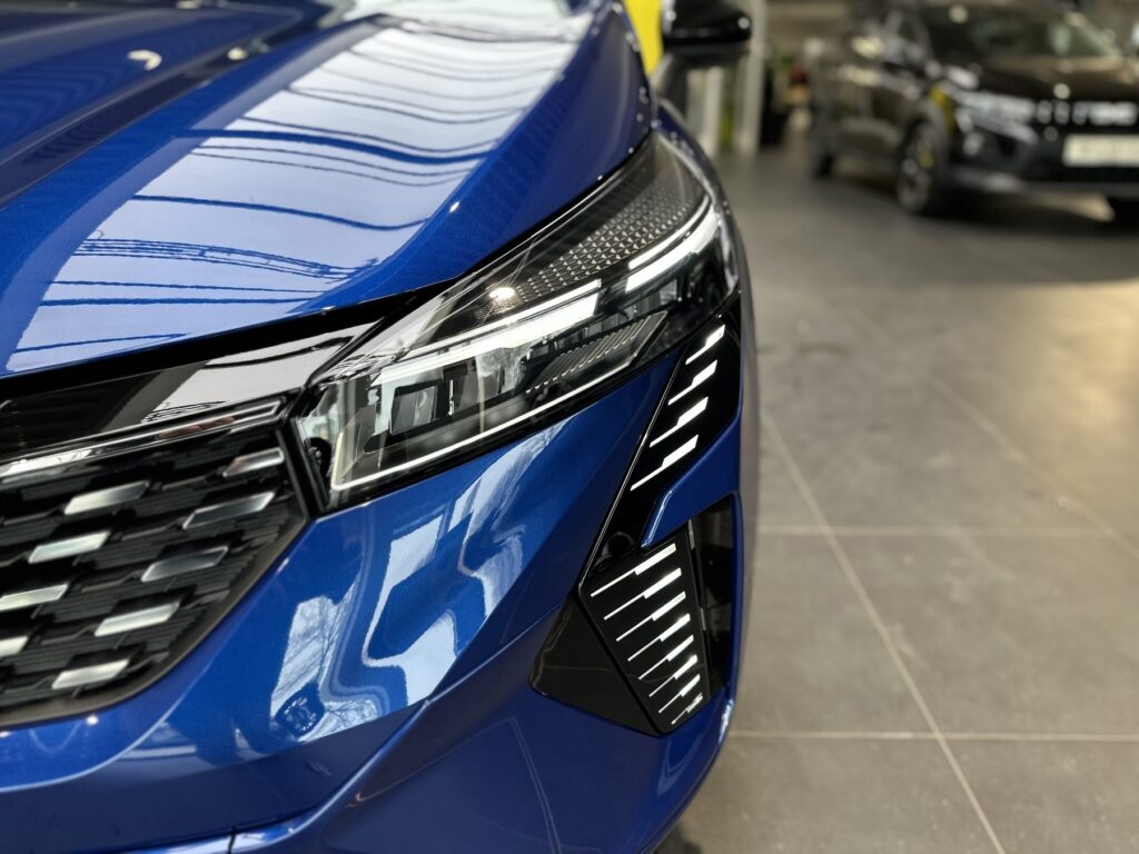 Renault Clio Exposé-Bild 3