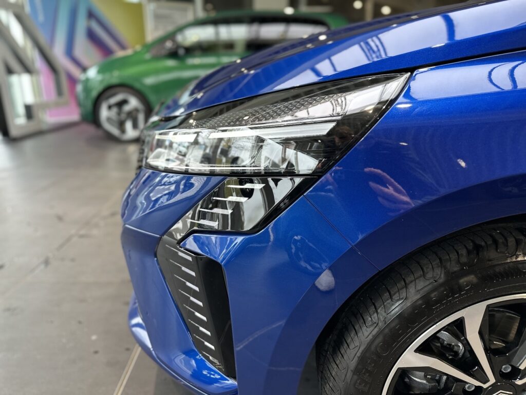 Renault Clio Exposé-Bild 4