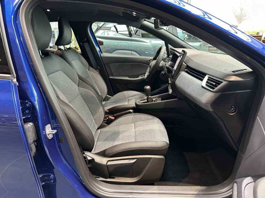 Renault Clio Exposé-Bild 10