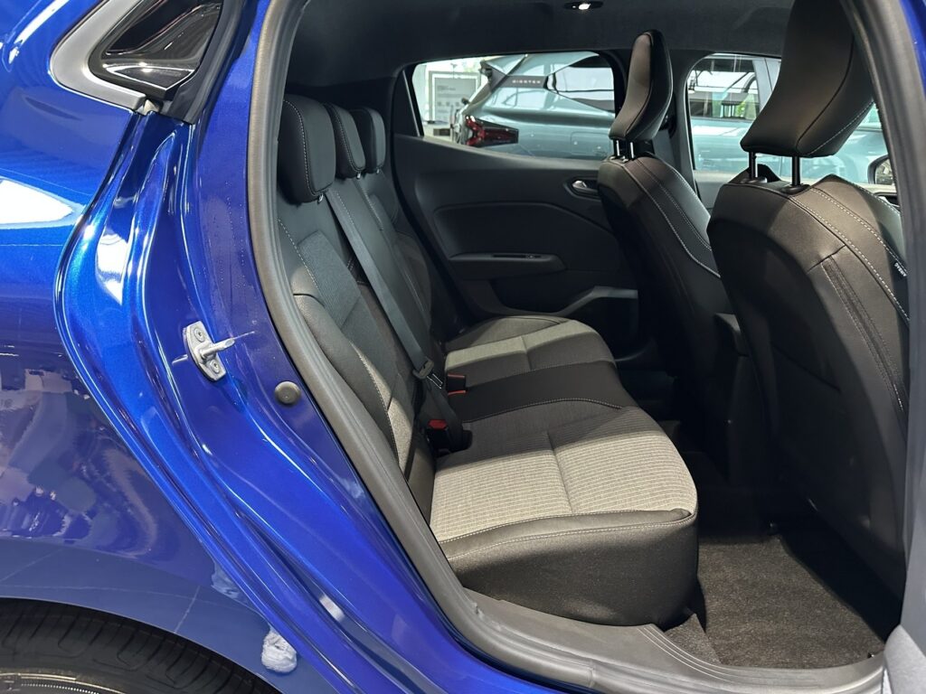 Renault Clio Exposé-Bild 15