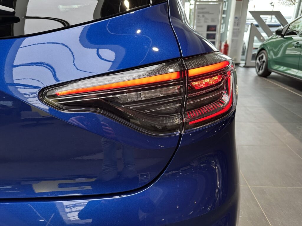 Renault Clio Exposé-Bild 21