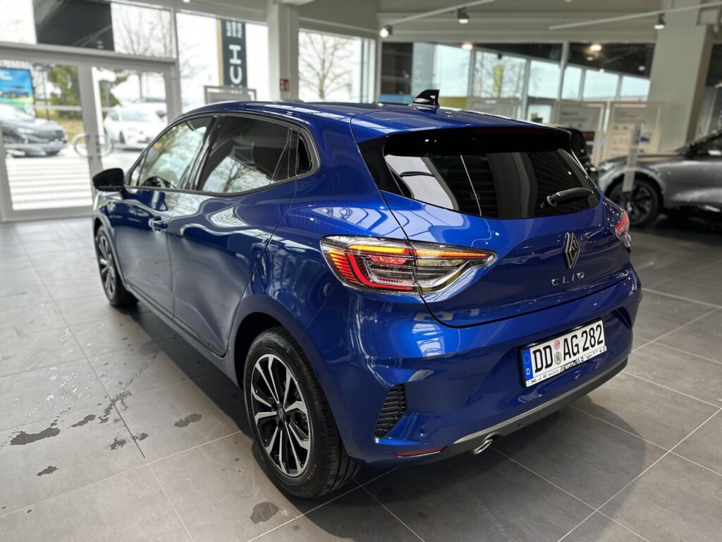 Renault Clio Exposé-Bild 25