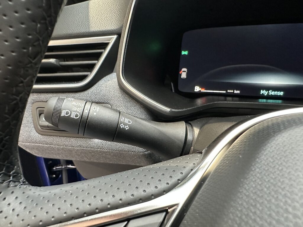 Renault Clio Exposé-Bild 38