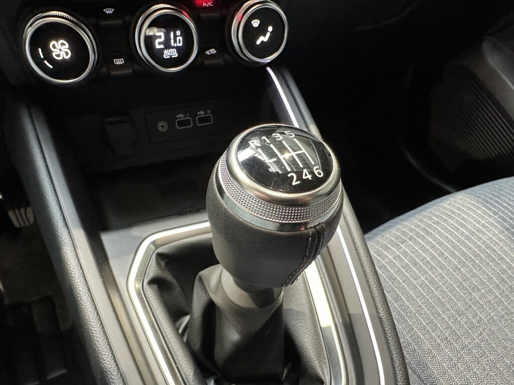 Renault Clio Exposé-Bild 46