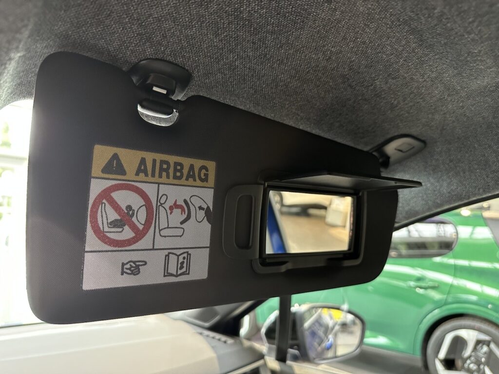 Renault Clio Exposé-Bild 49